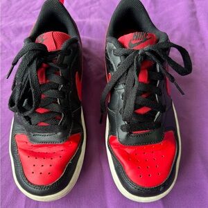 Nike Red and Black dunks sz 4 youth